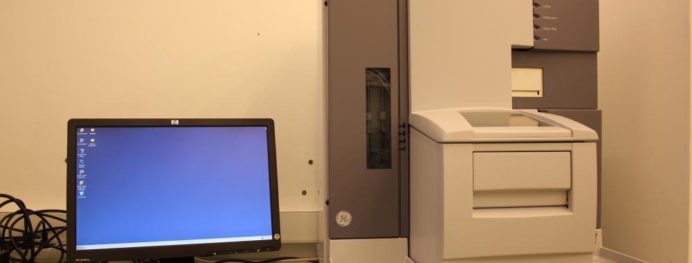 Прибор для исследования белков с помощью модифицированной металлической поверхности с использованием являения поверхностного плазмонного резонанса BiaCore T200
