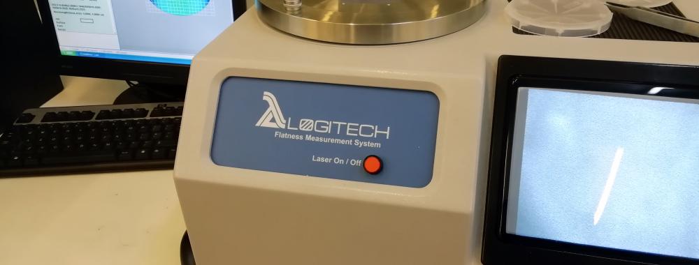 Установка интерференционного измерения прогиба и шероховатости пластин Logitech GI30 (Logitech, Великобритания)